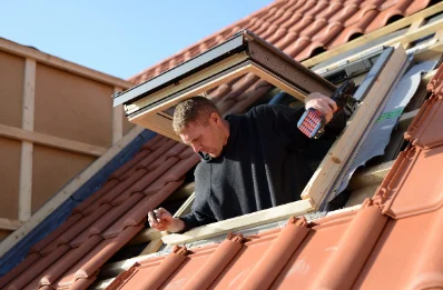 Pose de fenêtres de toit Velux à Pradelle